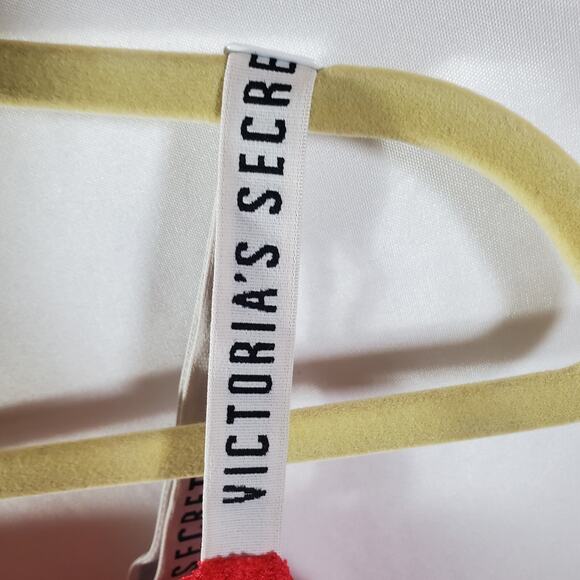 Victoria’s Secret Red Lace Wireless Bra 34DD Lightly Lined T-Shirt Style - Picture 8 of 10